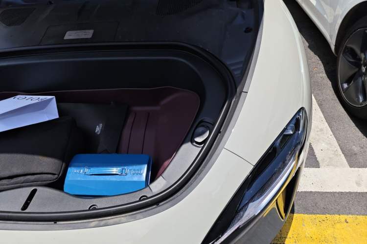 Used Xiaomi Auto SU7 2024 Four-Wheel Drive Ultra-Long Range Advanced Intelligent Driving Max Edition Engine Bay Left