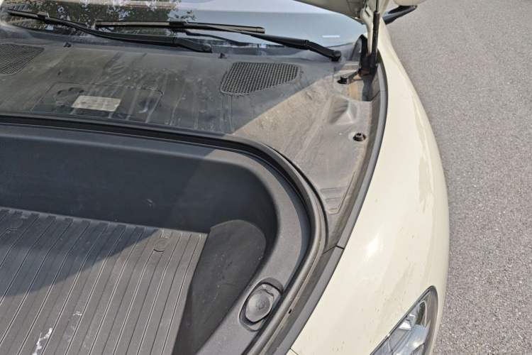 Used Xiaomi Auto SU7 2024 Rear-Drive Long-Range Intelligent Driving Version Engine Bay Left
