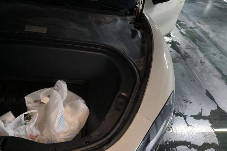 Used Xiaomi Auto SU7 2024 Rear-Drive Long-Range Intelligent Driving Version Engine Bay Left