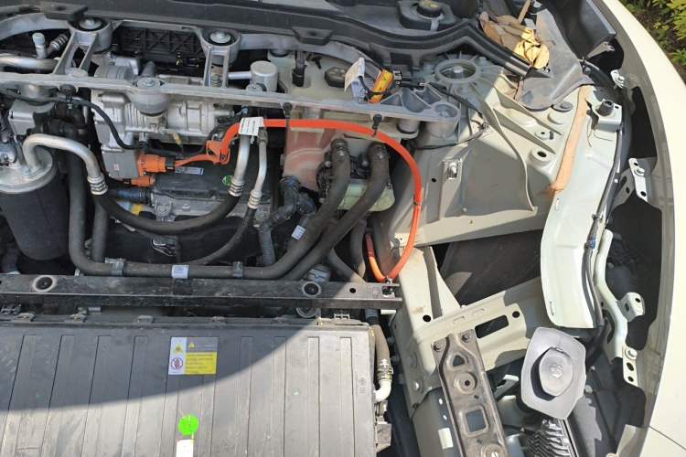 Used Xiaomi Auto SU7 2024 Four-Wheel Drive Ultra-Long Range Advanced Intelligent Driving Max Edition Engine Bay Left