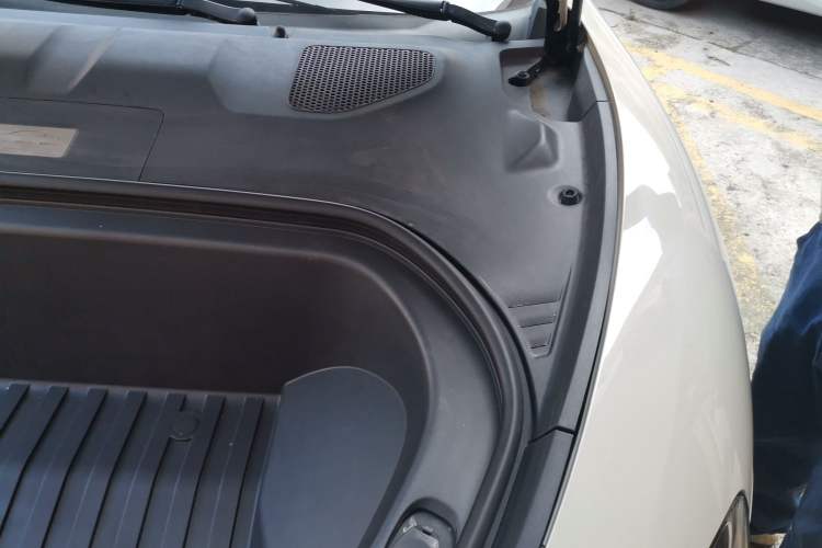 Used Xiaomi Auto SU7 2024 Rear-Drive Ultra-Long Range Advanced Pro-Level Intelligent Driving Version Engine Bay Left
