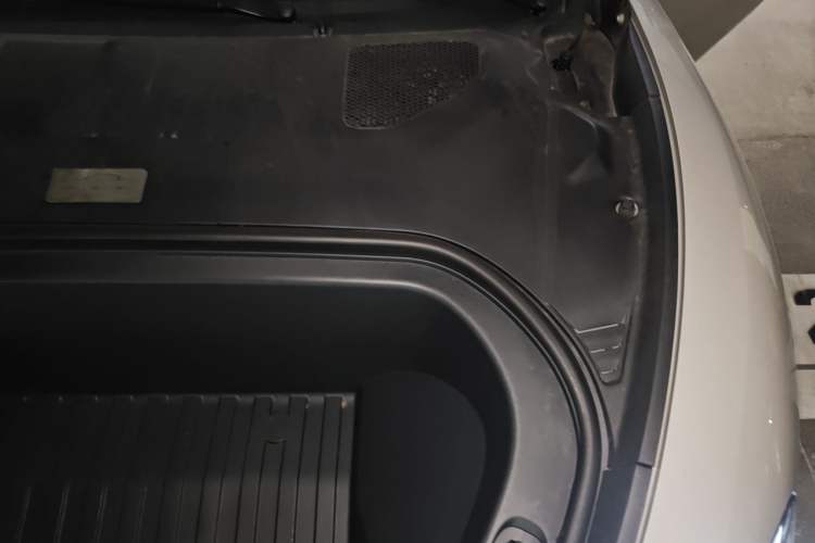 Used Xiaomi Auto SU7 2024 Four-Wheel Drive Ultra-Long Range Advanced Intelligent Driving Max Edition Engine Bay Left