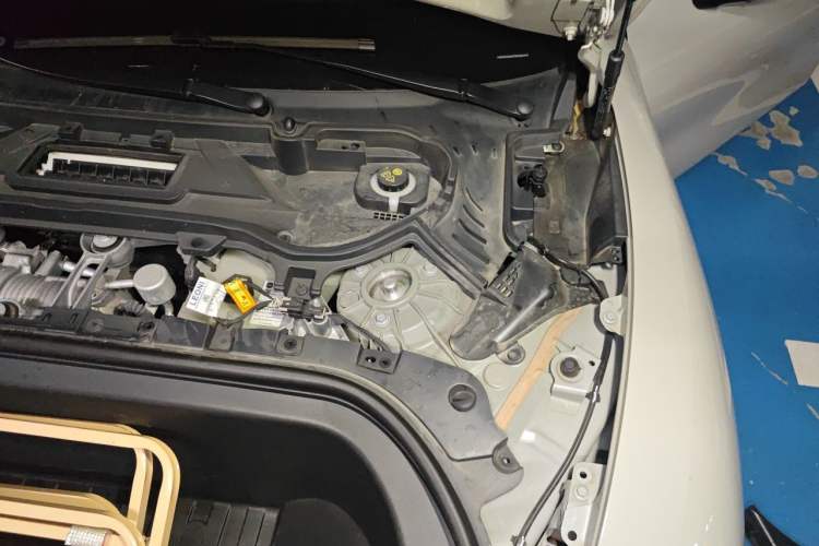 Used Xiaomi Auto SU7 2024 Four-Wheel Drive Ultra-Long Range Advanced Intelligent Driving Max Edition Engine Bay Left