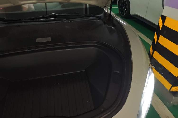 Used Xiaomi Auto SU7 2024 Four-Wheel Drive Ultra-Long Range Advanced Intelligent Driving Max Edition Engine Bay Left
