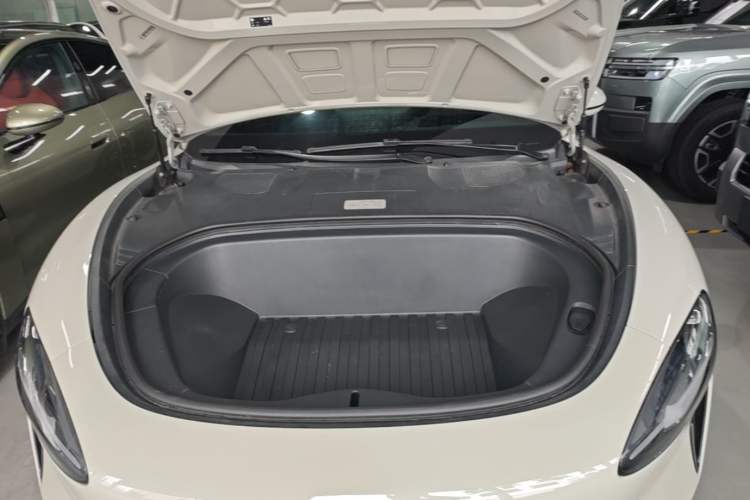 Used Xiaomi Auto SU7 2024 Four-Wheel Drive Ultra-Long Range Advanced Intelligent Driving Max Edition Engine Bay