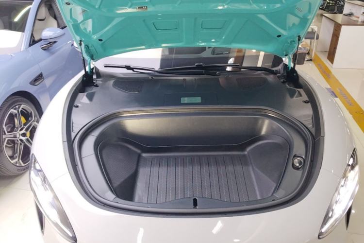Used Xiaomi Auto SU7 2024 Four-Wheel Drive Ultra-Long Range Advanced Intelligent Driving Max Edition Engine Bay