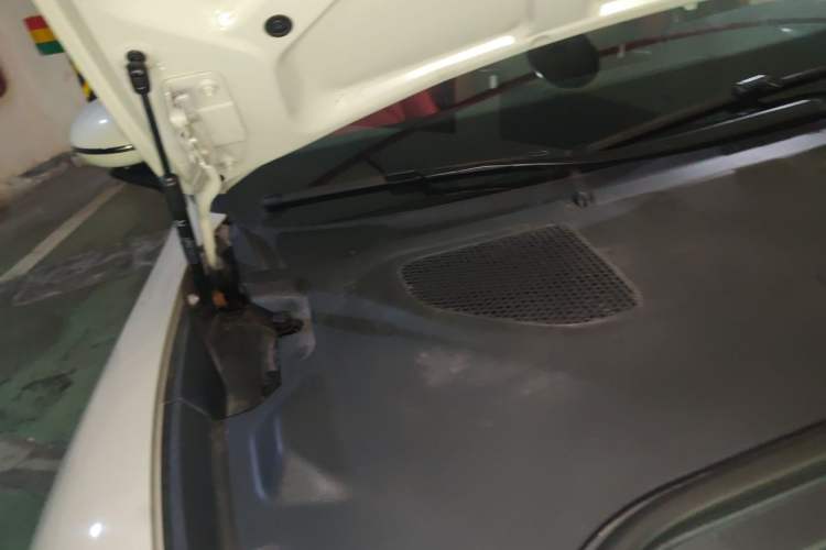 Used Xiaomi Auto SU7 2024 Rear-Drive Long-Range Intelligent Driving Version Engine Bay Right