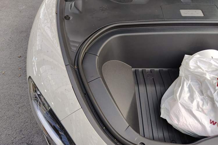 Used Xiaomi Auto SU7 2024 Rear-Drive Long-Range Intelligent Driving Version Engine Bay Right
