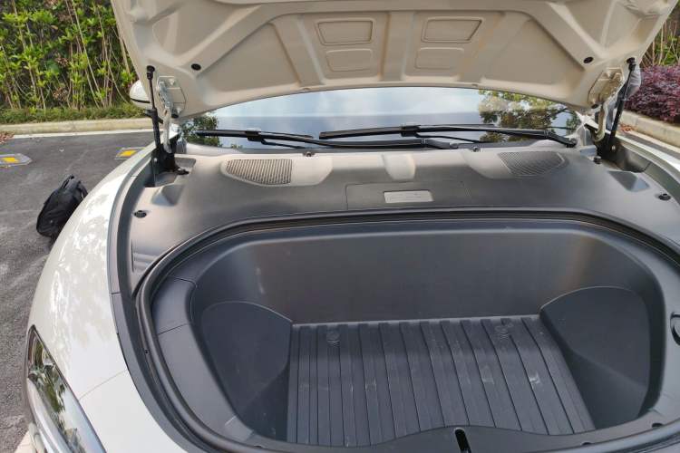Used Xiaomi Auto SU7 2024 Rear-Drive Long-Range Intelligent Driving Version Engine Bay Right