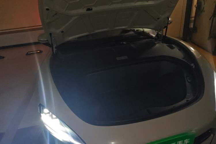 Used Xiaomi Auto SU7 2024 Four-Wheel Drive Ultra-Long Range Advanced Intelligent Driving Max Edition Engine Bay Right