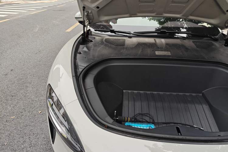 Used Xiaomi Auto SU7 2024 Rear-Drive Long-Range Intelligent Driving Version Engine Bay Right
