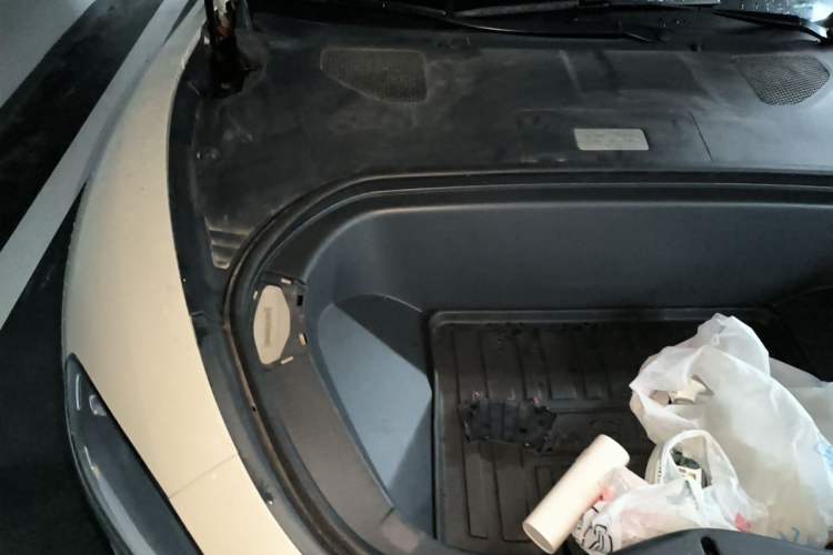 Used Xiaomi Auto SU7 2024 Rear-Drive Long-Range Intelligent Driving Version Engine Bay Right