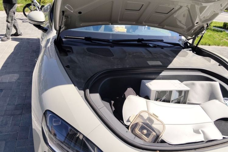 Used Xiaomi Auto SU7 2024 Rear-Drive Long-Range Intelligent Driving Version Engine Bay Right