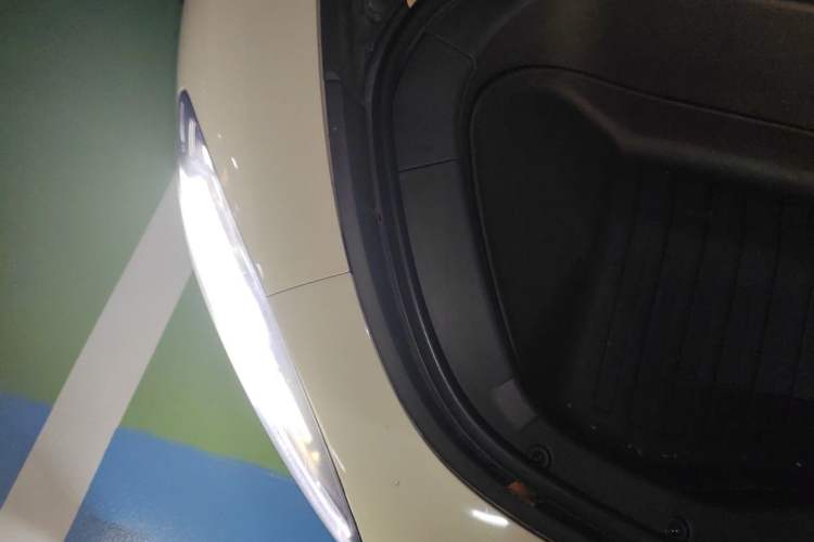 Used Xiaomi Auto SU7 2024 Four-Wheel Drive Ultra-Long Range Advanced Intelligent Driving Max Edition Engine Bay Right