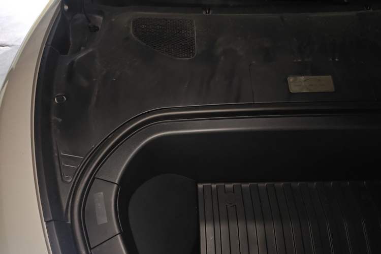 Used Xiaomi Auto SU7 2024 Four-Wheel Drive Ultra-Long Range Advanced Intelligent Driving Max Edition Engine Bay Right