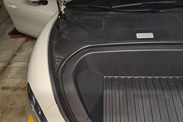 Used Xiaomi Auto SU7 2024 Rear-Drive Ultra-Long Range Advanced Pro-Level Intelligent Driving Version Engine Bay Right
