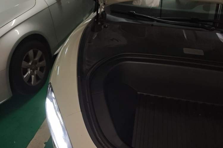 Used Xiaomi Auto SU7 2024 Four-Wheel Drive Ultra-Long Range Advanced Intelligent Driving Max Edition Engine Bay Right