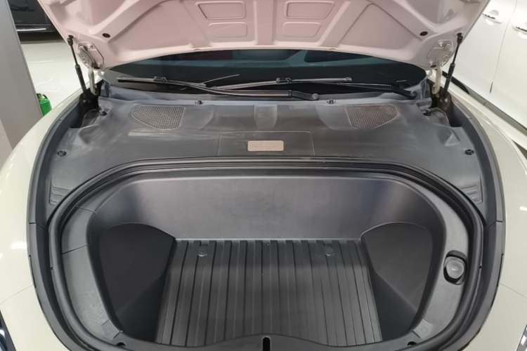 Used Xiaomi Auto SU7 2024 Four-Wheel Drive Ultra-Long Range Advanced Intelligent Driving Max Edition Engine Bay