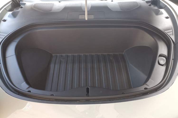 Used Xiaomi Auto SU7 2024 Rear-Drive Ultra-Long Range Advanced Pro-Level Intelligent Driving Version Engine Bay