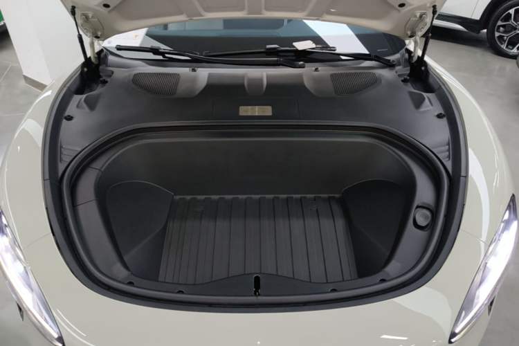 Used Xiaomi Auto SU7 2024 Rear-Drive Ultra-Long Range Advanced Pro-Level Intelligent Driving Version Engine Bay