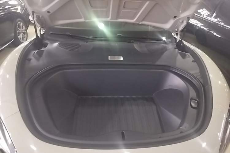 Used Xiaomi Auto SU7 2024 Rear-Drive Long-Range Intelligent Driving Version Engine Bay