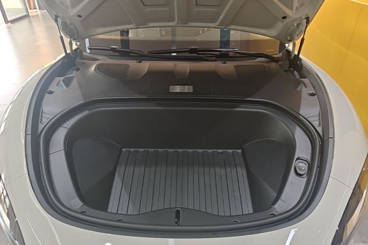 Used Xiaomi Auto SU7 2024 Rear-Drive Long-Range Intelligent Driving Version Engine Bay