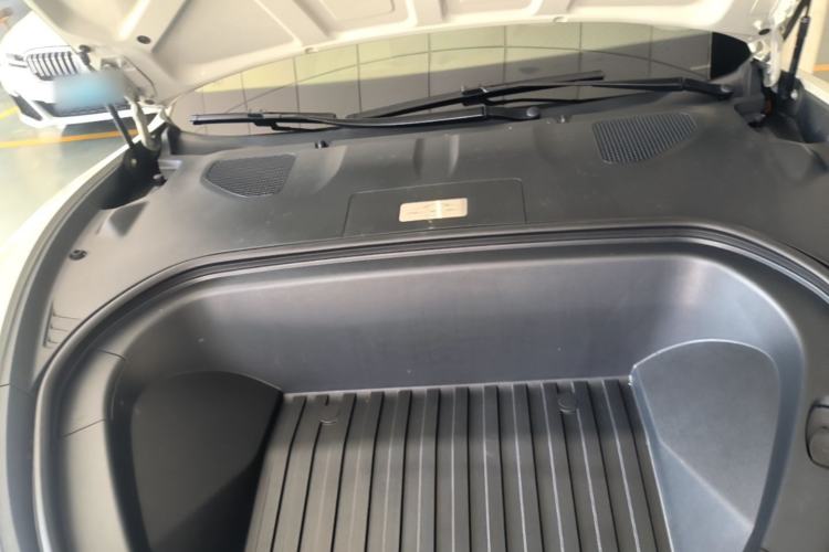 Used Xiaomi Auto SU7 2024 Rear-Drive Long-Range Intelligent Driving Version Engine Bay