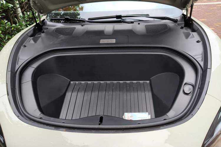 Used Xiaomi Auto SU7 2024 Rear-Drive Long-Range Intelligent Driving Version Engine Bay