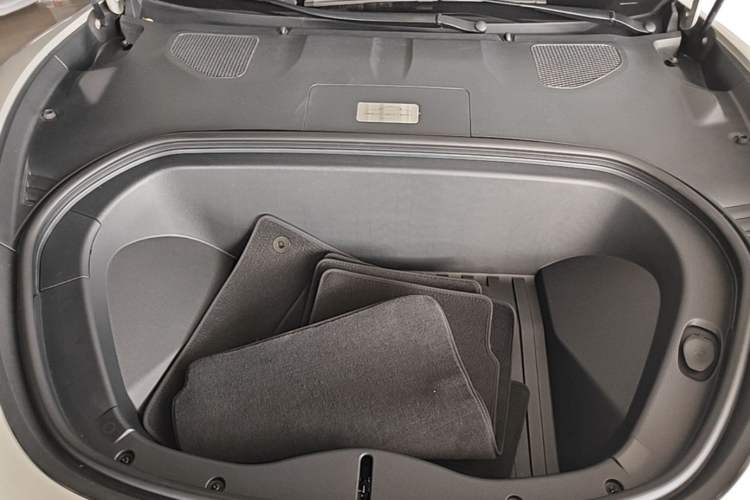 Used Xiaomi Auto SU7 2024 Rear-Drive Long-Range Intelligent Driving Version Engine Bay