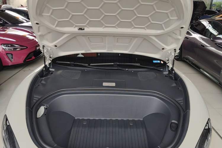 Used Xiaomi Auto SU7 2024 Rear-Drive Long-Range Intelligent Driving Version Engine Bay