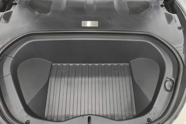 Used Xiaomi Auto SU7 2024 Rear-Drive Ultra-Long Range Advanced Pro-Level Intelligent Driving Version Engine Bay