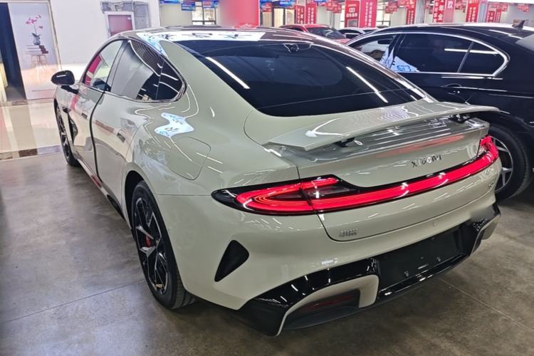 Used Xiaomi Auto SU7 2024 Rear-Drive Long-Range Intelligent Driving Version Exterior 2