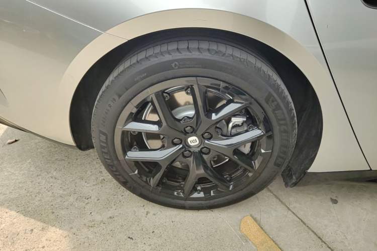 Used Xiaomi Auto SU7 2024 Rear-Drive Ultra-Long Range Advanced Pro-Level Intelligent Driving Version Exterior 2