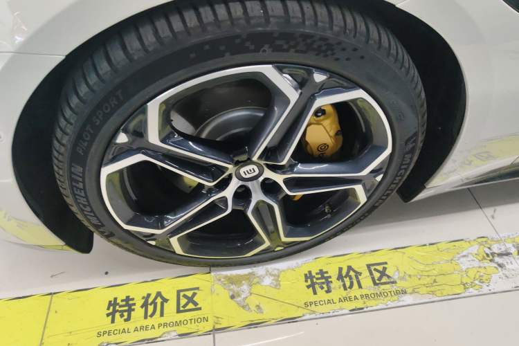 Used Xiaomi Auto SU7 2024 Four-Wheel-Drive Max Founder's Edition Exterior 3