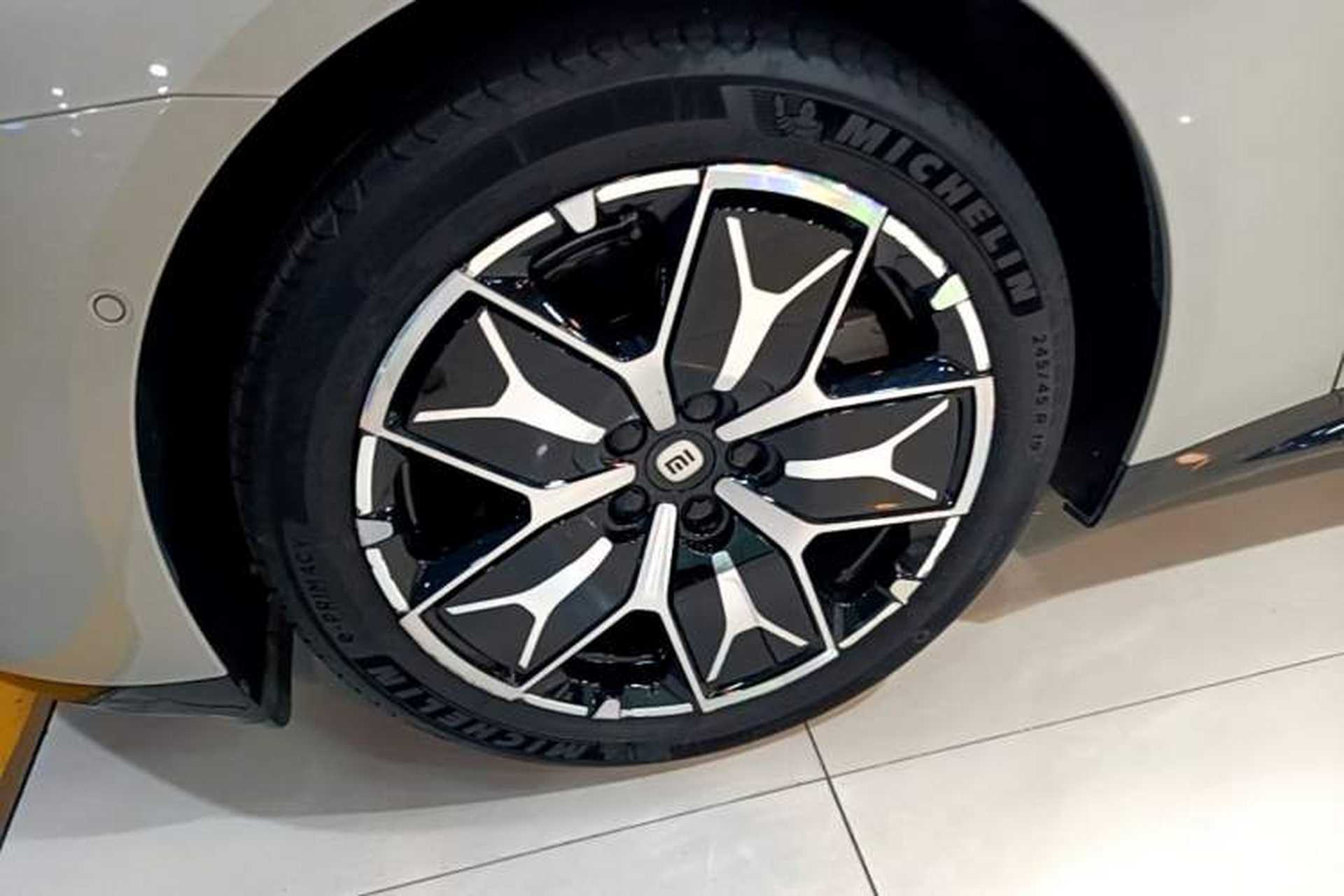 Used Xiaomi Auto SU7 2024 Rear-Drive Long-Range Intelligent Driving Version Exterior 4