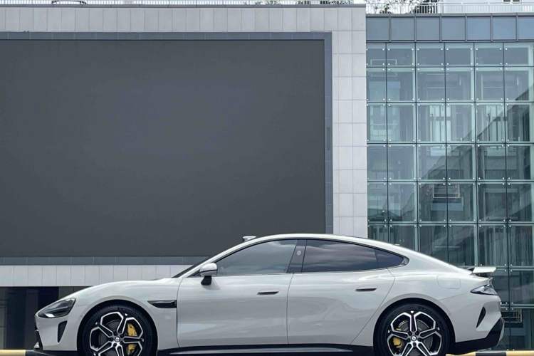 Used Xiaomi Auto SU7 2024 Four-Wheel Drive Ultra-Long Range Advanced Intelligent Driving Max Edition Exterior 4