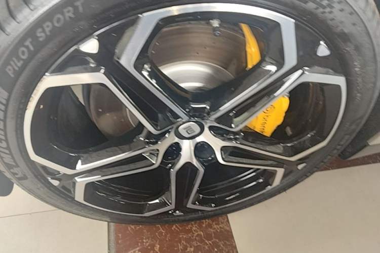Used Xiaomi Auto SU7 2024 Four-Wheel Drive Ultra-Long Range Advanced Intelligent Driving Max Edition Exterior 4