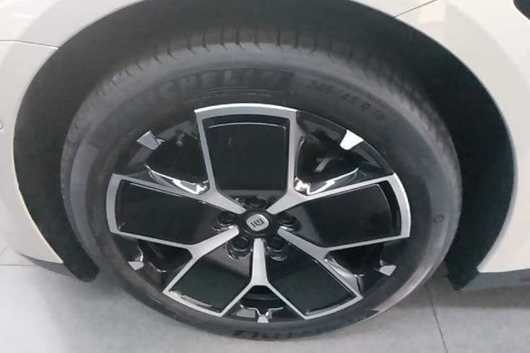Used Xiaomi Auto SU7 2024 Rear-Drive Ultra-Long Range Advanced Pro-Level Intelligent Driving Version Exterior 4