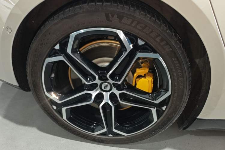 Used Xiaomi Auto SU7 2024 Four-Wheel Drive Ultra-Long Range Advanced Intelligent Driving Max Edition Exterior 5