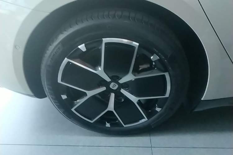 Used Xiaomi Auto SU7 2024 Rear-Drive Ultra-Long Range Advanced Pro-Level Intelligent Driving Version Exterior 5