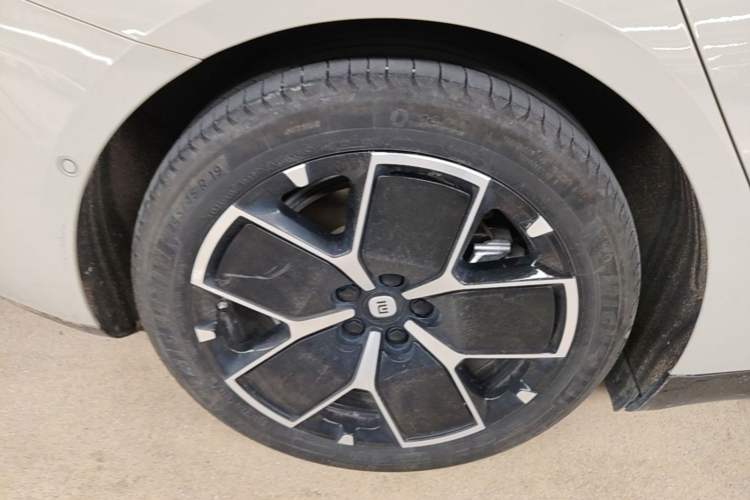 Used Xiaomi Auto SU7 2024 Rear-Drive Long-Range Intelligent Driving Version Exterior 5