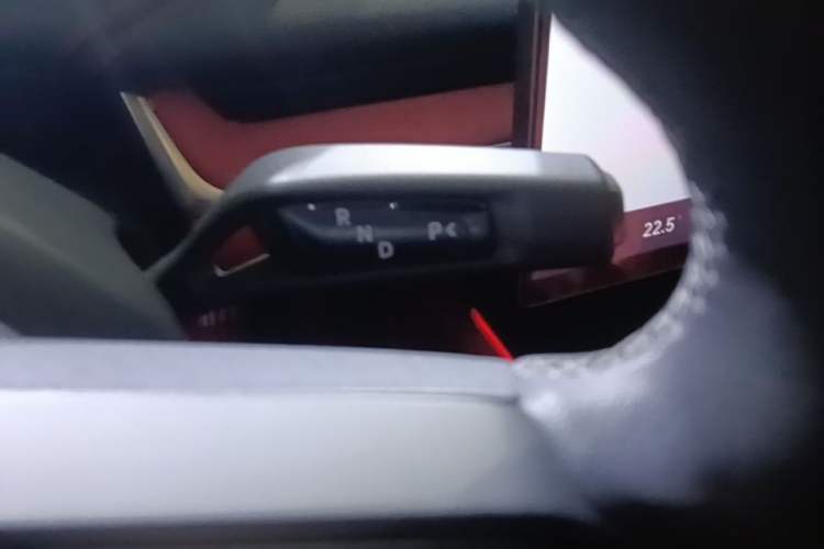 Used Xiaomi Auto SU7 2024 Four-Wheel Drive Ultra-Long Range Advanced Intelligent Driving Max Edition Gear Lever