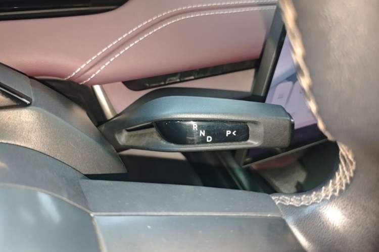 Used Xiaomi Auto SU7 2024 Four-Wheel Drive Ultra-Long Range Advanced Intelligent Driving Max Edition Gear Lever