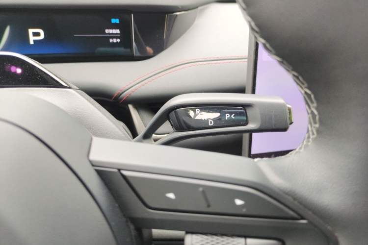 Used Xiaomi Auto SU7 2024 Rear-Drive Ultra-Long Range Advanced Pro-Level Intelligent Driving Version Gear Lever
