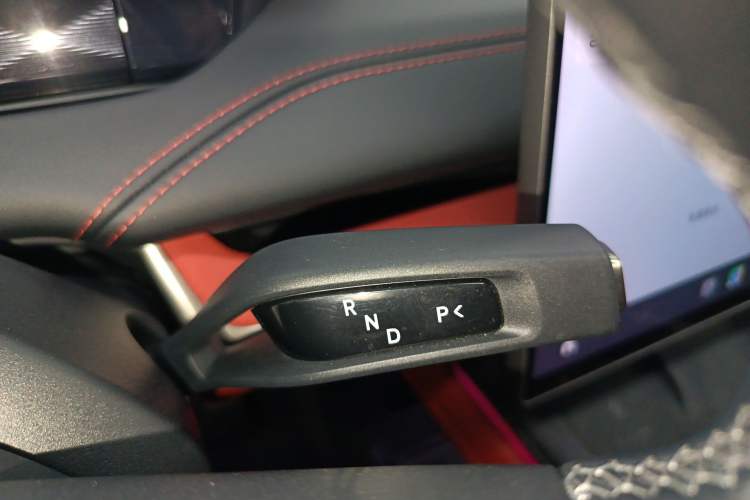 Used Xiaomi Auto SU7 2024 Four-Wheel Drive Ultra-Long Range Advanced Intelligent Driving Max Edition Gear Lever