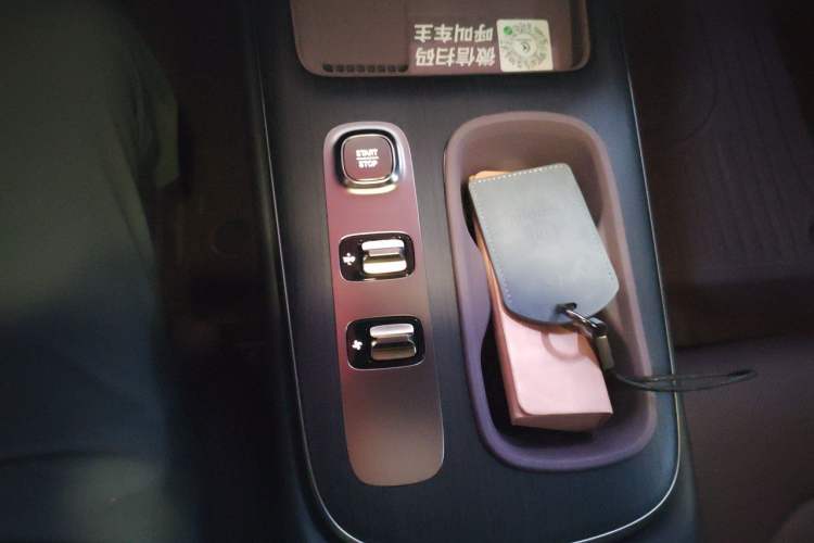 Used Xiaomi Auto SU7 2024 Rear-Drive Ultra-Long Range Advanced Pro-Level Intelligent Driving Version Gear Lever