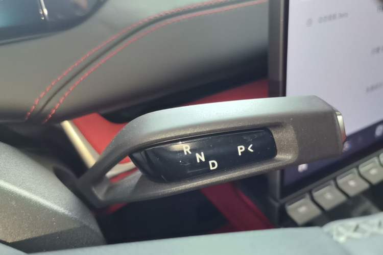 Used Xiaomi Auto SU7 2024 Rear-Drive Ultra-Long Range Advanced Pro-Level Intelligent Driving Version Gear Lever