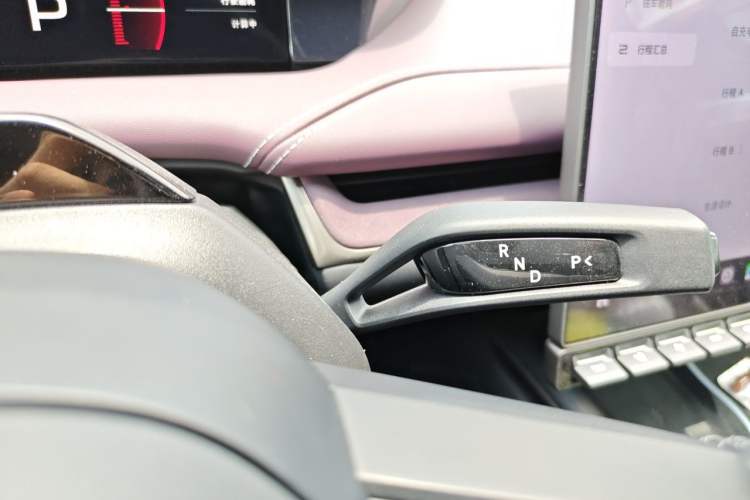 Used Xiaomi Auto SU7 2024 Four-Wheel Drive Ultra-Long Range Advanced Intelligent Driving Max Edition Gear Lever