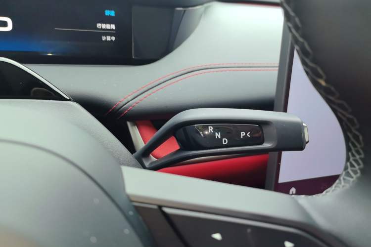 Used Xiaomi Auto SU7 2024 Rear-Drive Ultra-Long Range Advanced Pro-Level Intelligent Driving Version Gear Lever