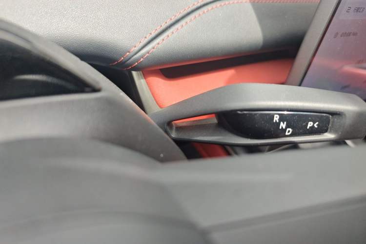 Used Xiaomi Auto SU7 2024 Rear-Drive Long-Range Intelligent Driving Version Gear Lever